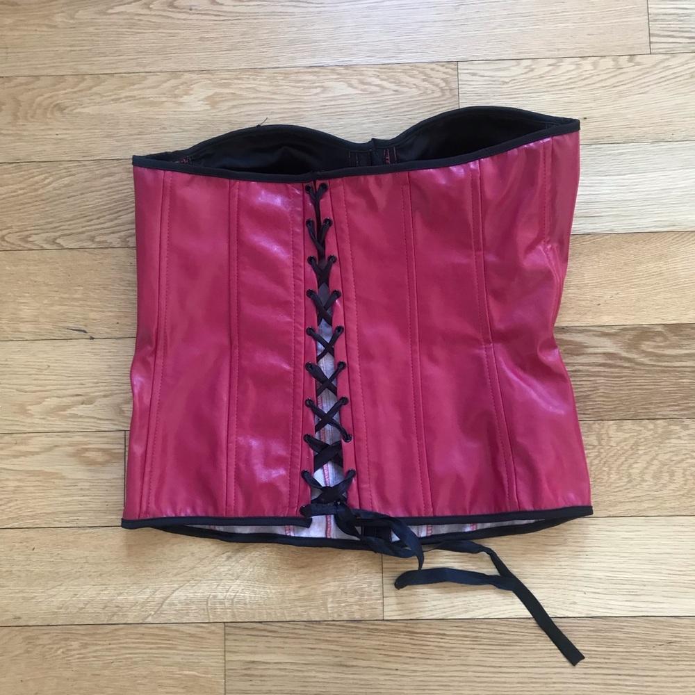 RED LEATHER CORSET LACE BUSTIER❤️❤️❤️ - Picture 2 of 4